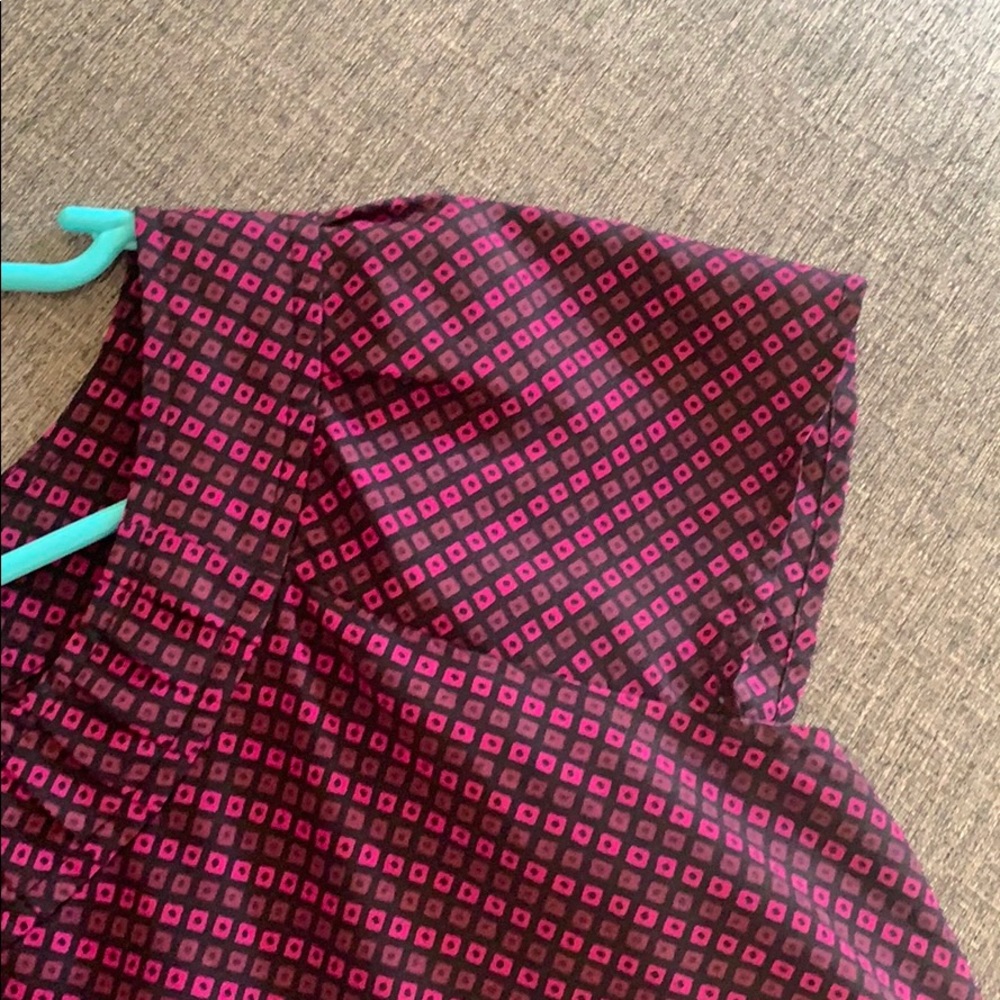 Cute patterned blouse! - Picture 3 of 3